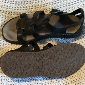 Chaco size 9 black sandals like new